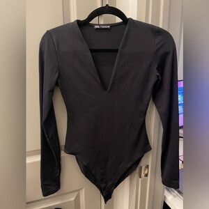 Zara - S Thin Black Deep V-Neck Bodysuit